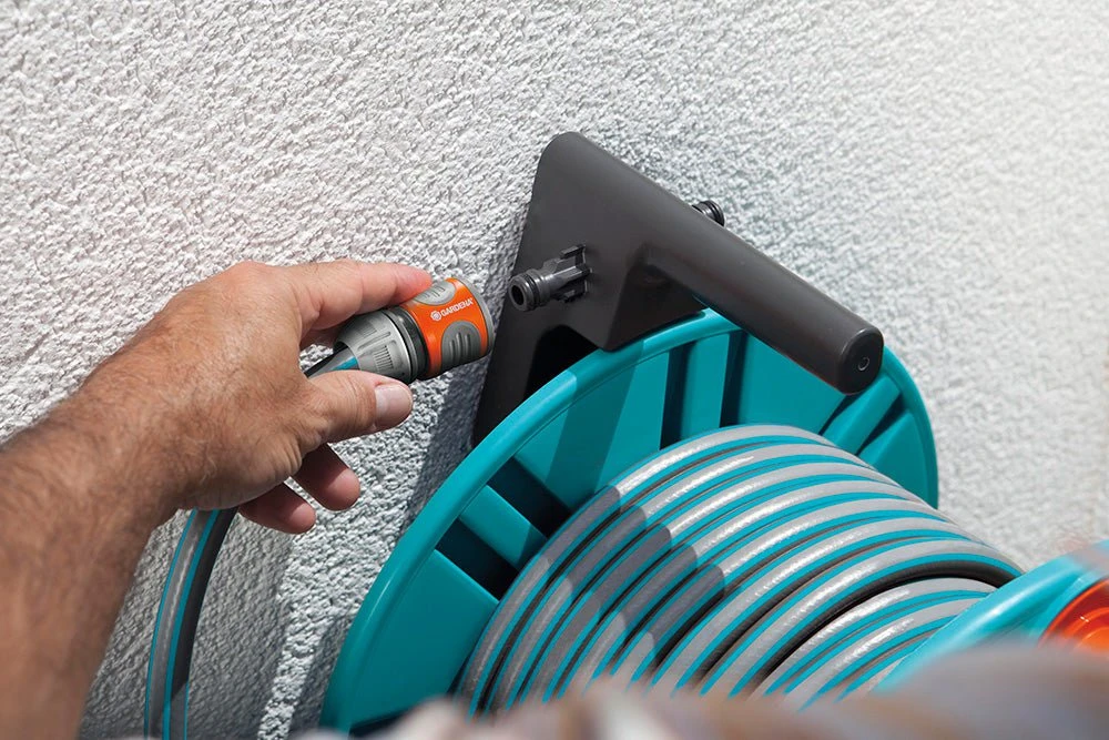 Gardena Classic Wall-Mounted Hose Reel W/ Hose Guide - 2650 5 Gardena Classic Wall-Mounted Hose Reel W/ Hose Guide - 2650 - Image 5