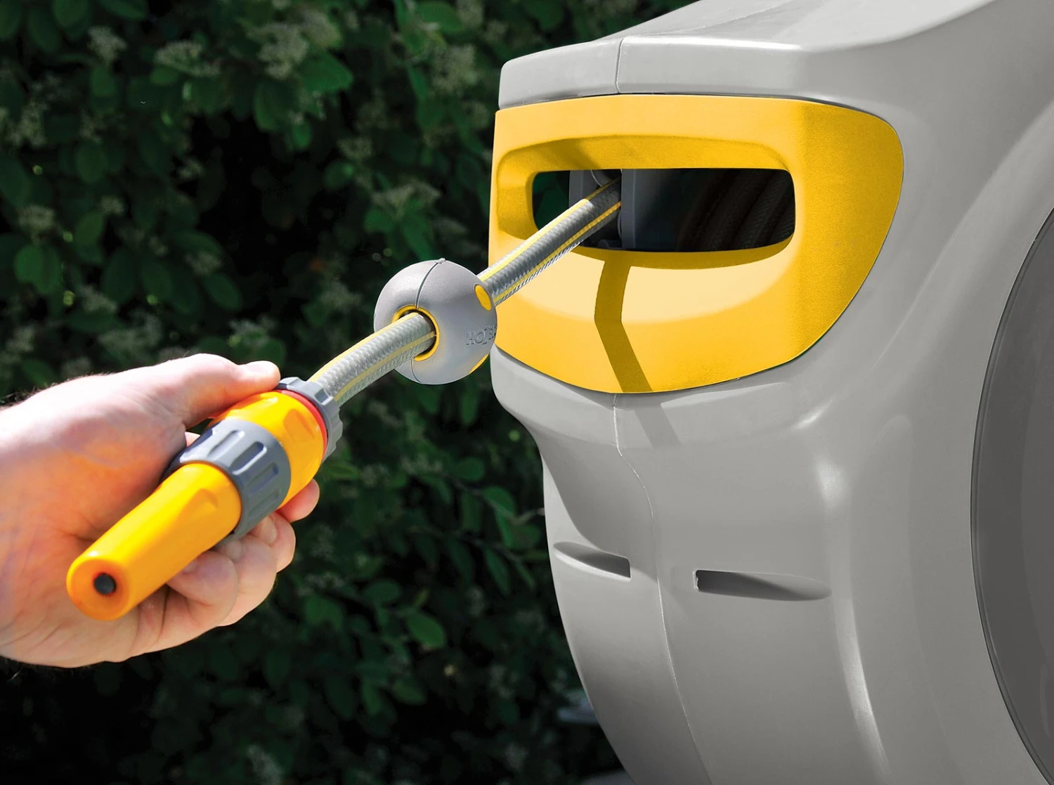 Hozelock Auto Reel 20m - 2401 3 Hozelock Auto Reel 20m - 2401 - Image 3