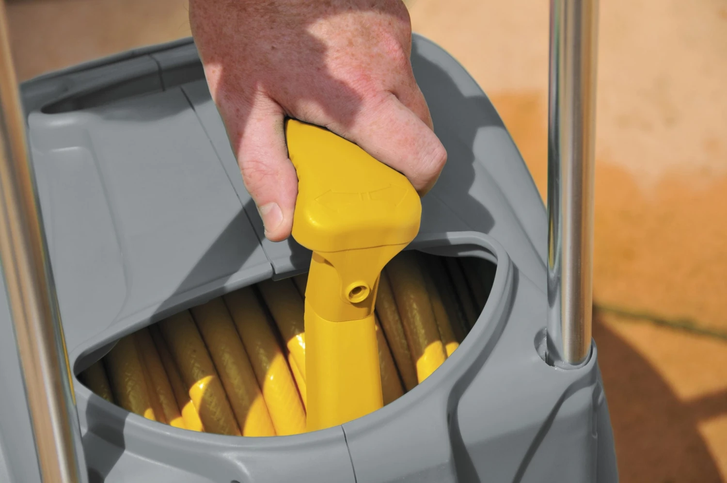 Hozelock Compact Cart 30m - 2416 3 Hozelock Compact Cart 30m - 2416 - Image 3