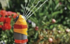 Hozelock Spike Sprinkler Pro - 2335 -Silverlines Store hozelock sprinklers hozelock spike sprinkler pro 2335 7548181765