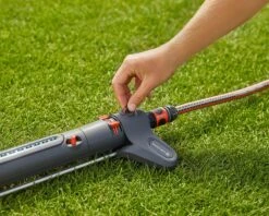 Gardena Aquazoom L 350 M² Oscillating Sprinkler - 18714 -Silverlines Store lawn sprinklers gardena aquazoom l 350 m oscillating sprinkler 18714 35441623400614