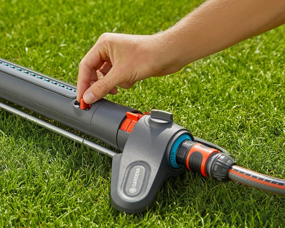 Gardena Aquazoom S 150 M² Oscillating Sprinkler - 18710 3 Gardena Aquazoom S 150 M² Oscillating Sprinkler - 18710 - Image 3